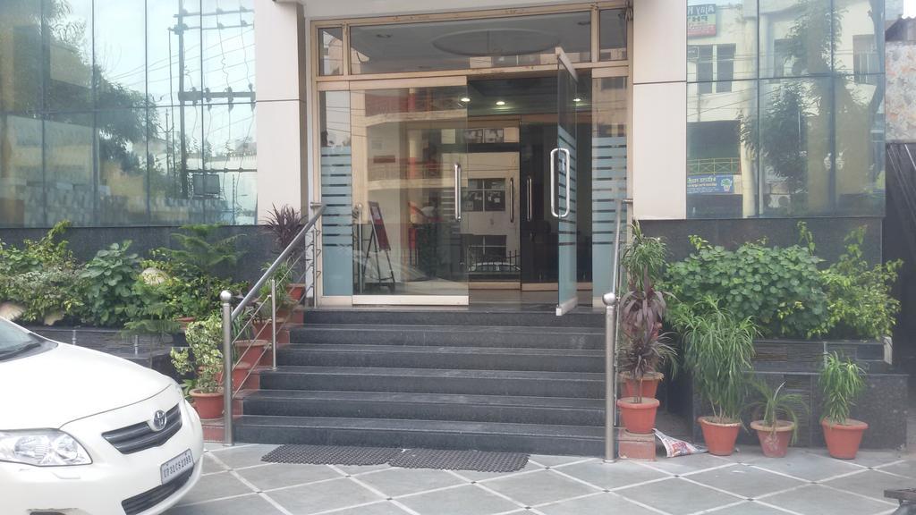 Hotel Sunrise Inn Λάκναου Εξωτερικό φωτογραφία