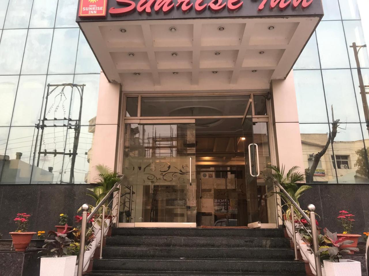 Hotel Sunrise Inn Λάκναου Εξωτερικό φωτογραφία